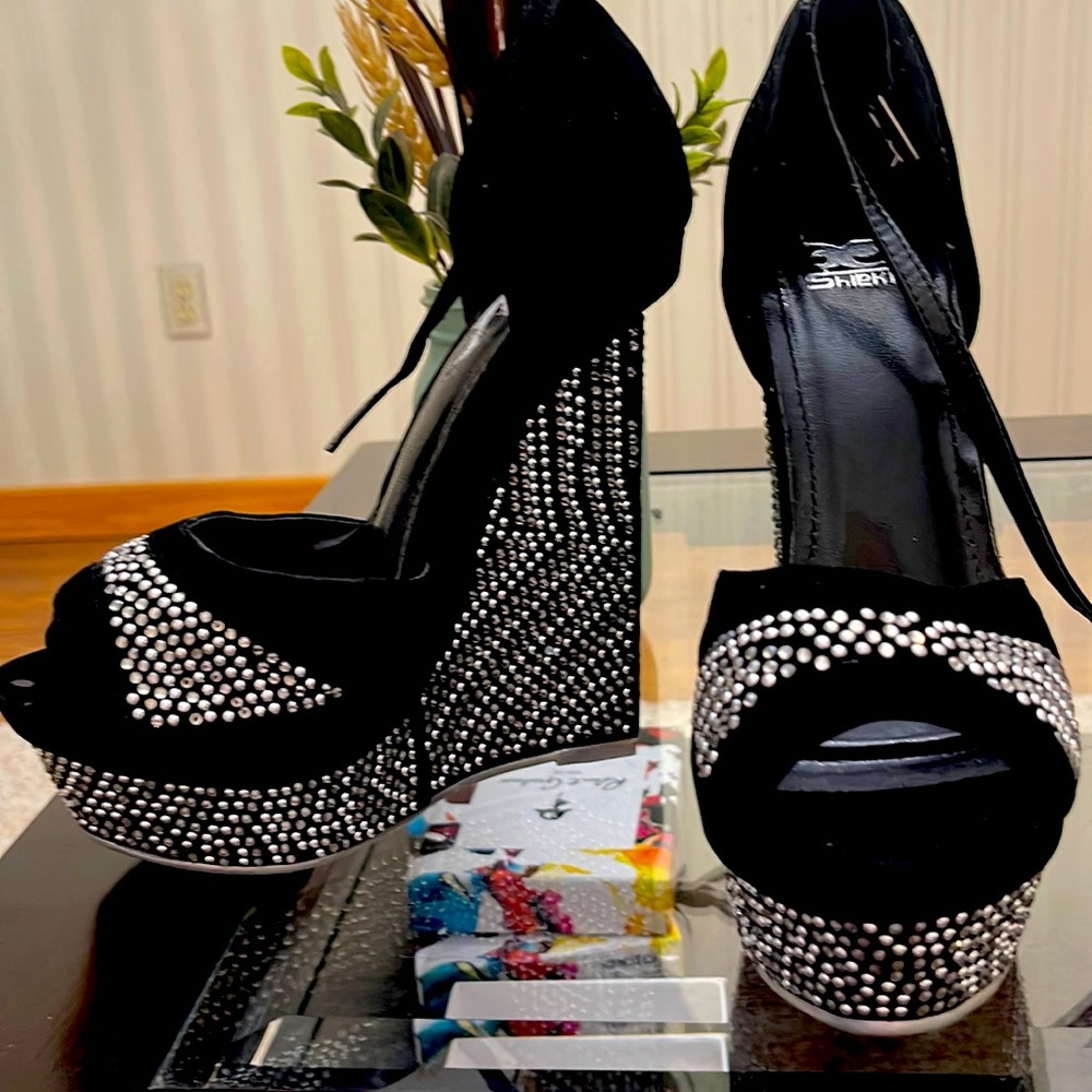 Shiekh shoes, size 7,5, but actually 7